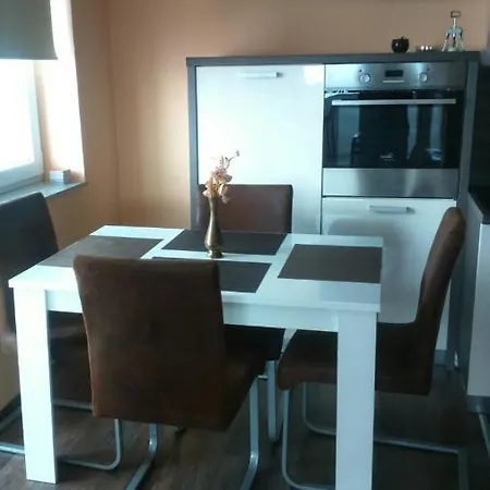 Apartman Lea 5 *